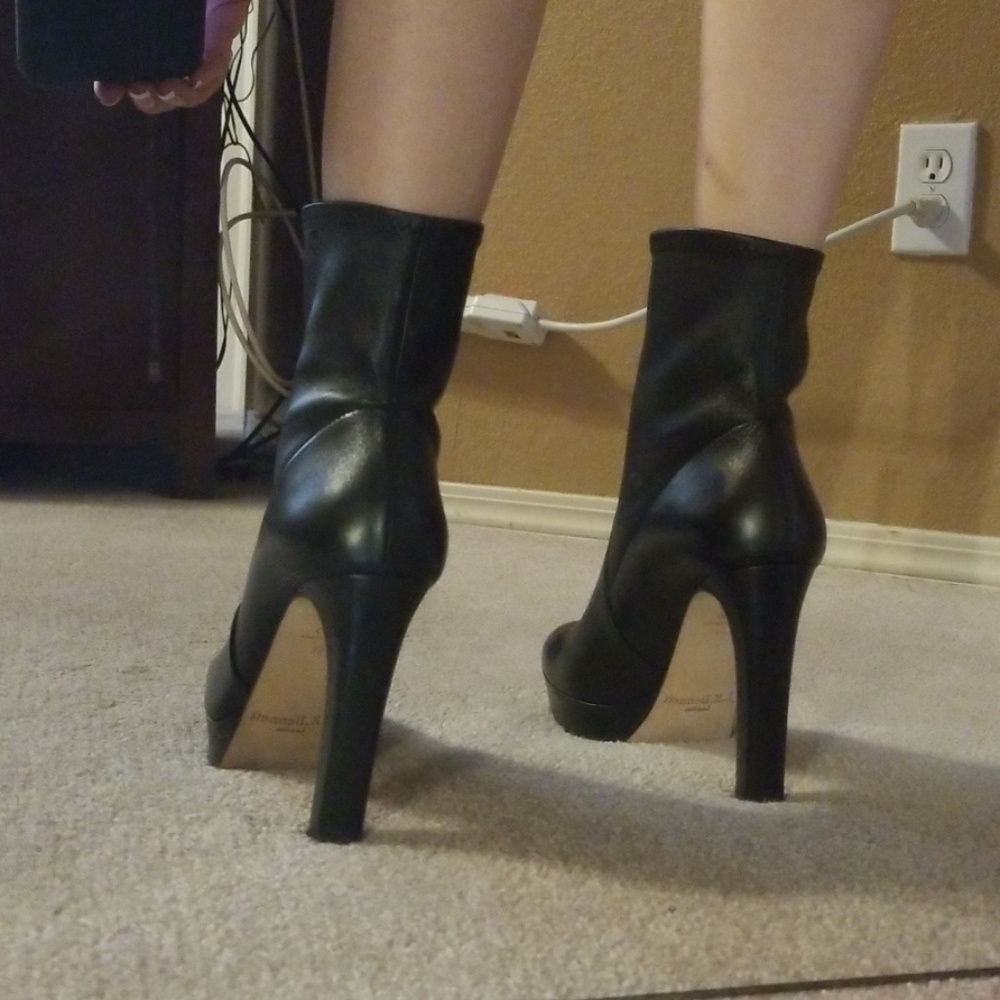 High heels boots